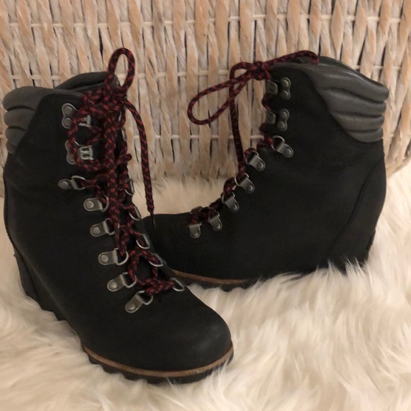 sorel conquest wedge black